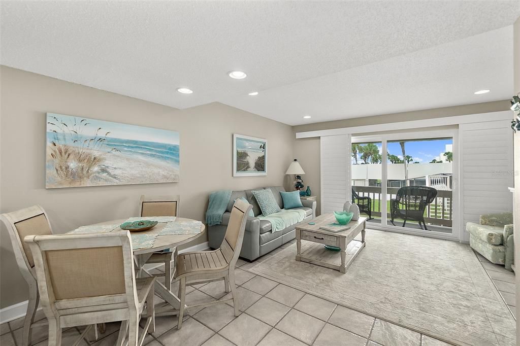 На продажу: $479,000 (2 спален, 2 ванн, 1202 Квадратных фут)