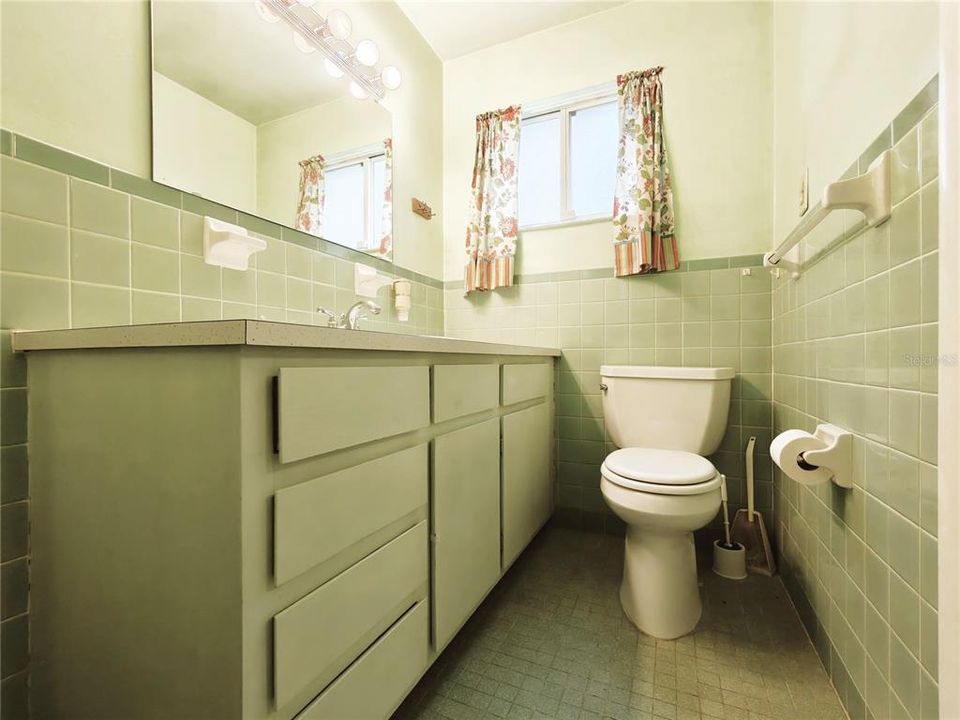 На продажу: $347,900 (3 спален, 2 ванн, 1511 Квадратных фут)