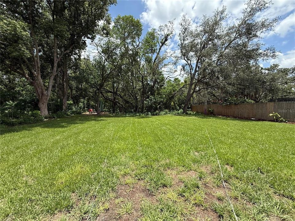 Activo con contrato: $359,900 (4 camas, 3 baños, 1952 Pies cuadrados)