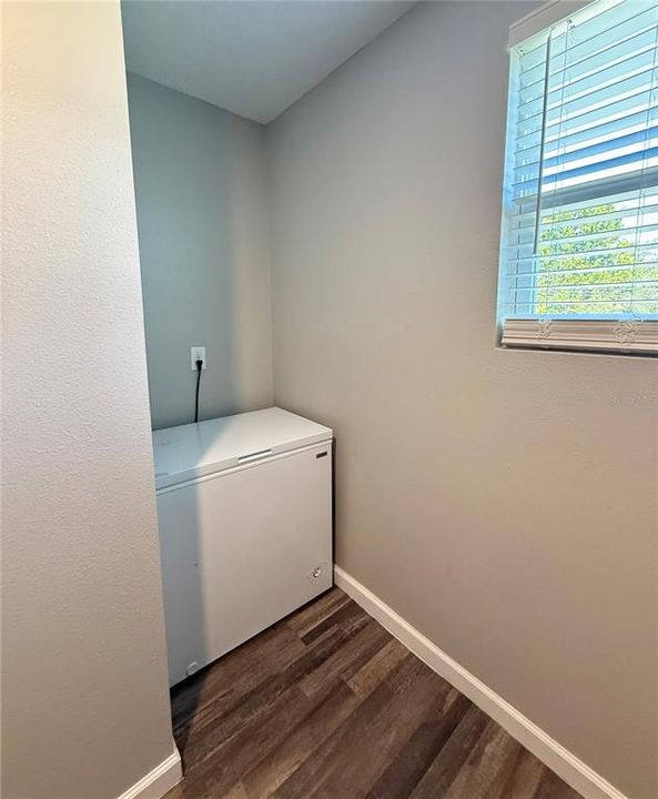 Activo con contrato: $359,900 (4 camas, 3 baños, 1952 Pies cuadrados)