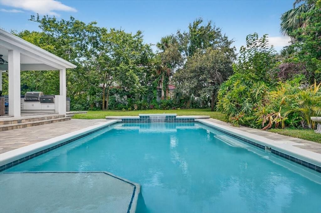 Active With Contract: $895,000 (6 beds, 5 baths, 3603 Square Feet)