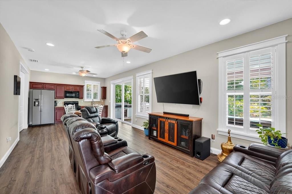 Active With Contract: $895,000 (6 beds, 5 baths, 3603 Square Feet)