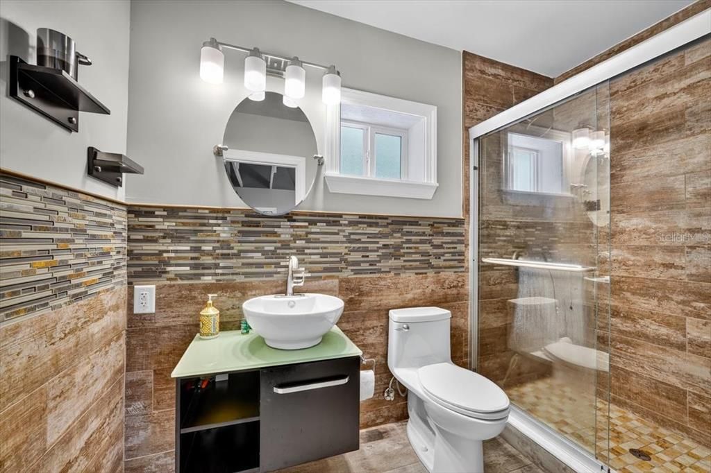 Active With Contract: $895,000 (6 beds, 5 baths, 3603 Square Feet)