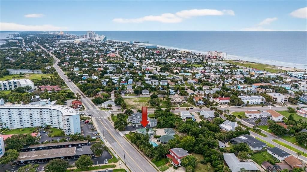 Active With Contract: $895,000 (6 beds, 5 baths, 3603 Square Feet)