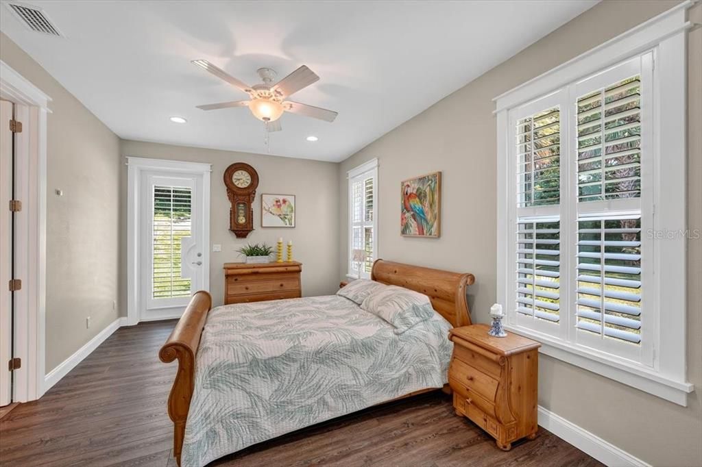 Active With Contract: $895,000 (6 beds, 5 baths, 3603 Square Feet)