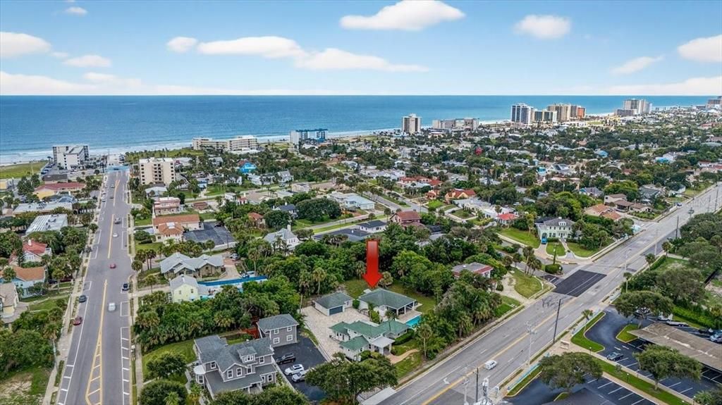 Active With Contract: $895,000 (6 beds, 5 baths, 3603 Square Feet)