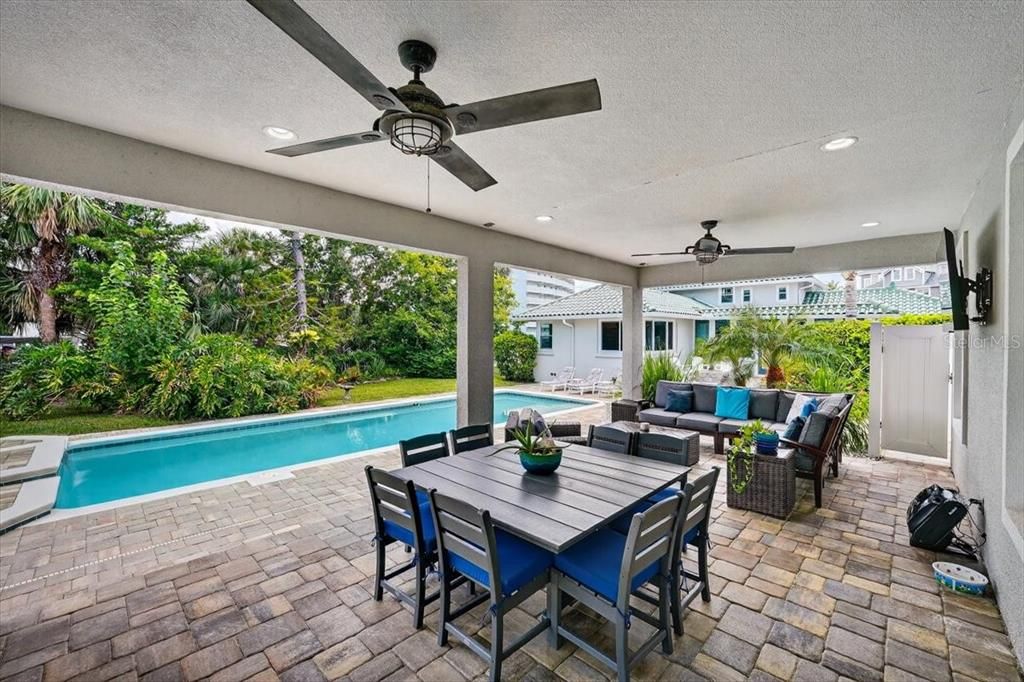 Active With Contract: $895,000 (6 beds, 5 baths, 3603 Square Feet)