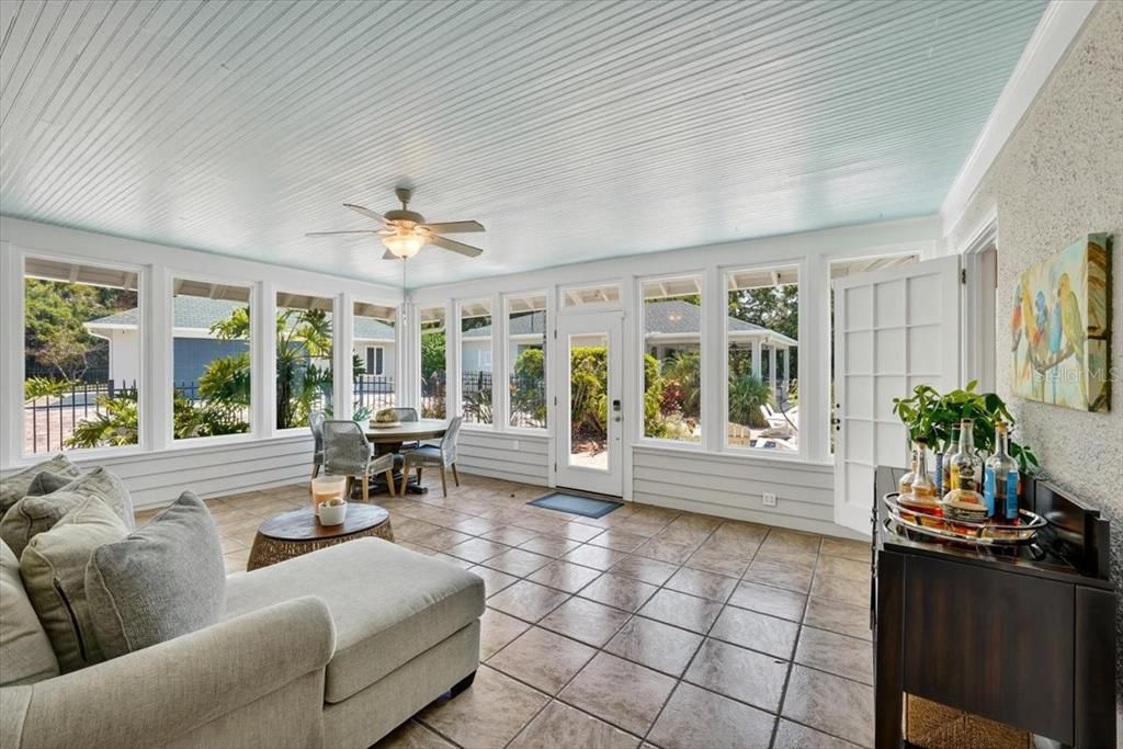 Active With Contract: $895,000 (6 beds, 5 baths, 3603 Square Feet)