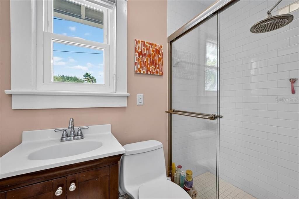 Active With Contract: $895,000 (6 beds, 5 baths, 3603 Square Feet)