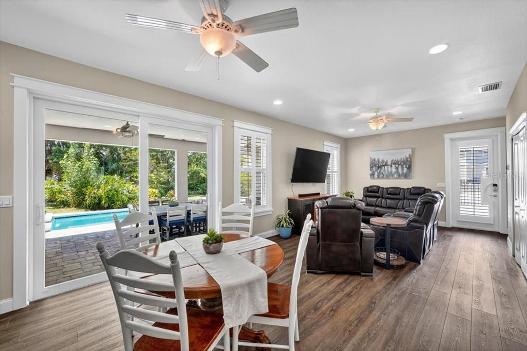 Active With Contract: $895,000 (6 beds, 5 baths, 3603 Square Feet)