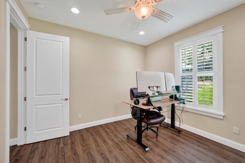 Active With Contract: $895,000 (6 beds, 5 baths, 3603 Square Feet)