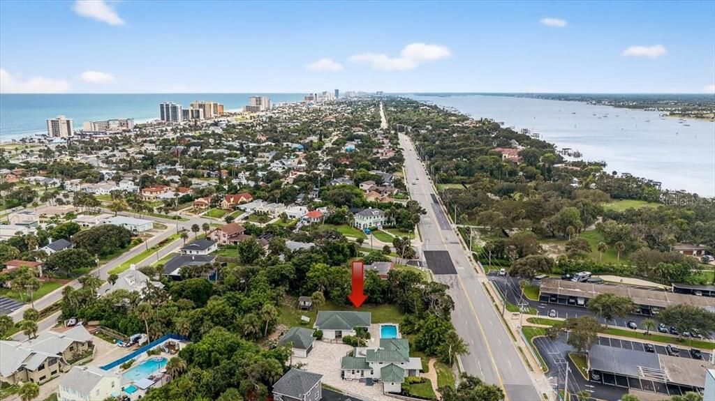 Active With Contract: $895,000 (6 beds, 5 baths, 3603 Square Feet)