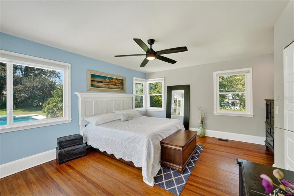 Active With Contract: $895,000 (6 beds, 5 baths, 3603 Square Feet)