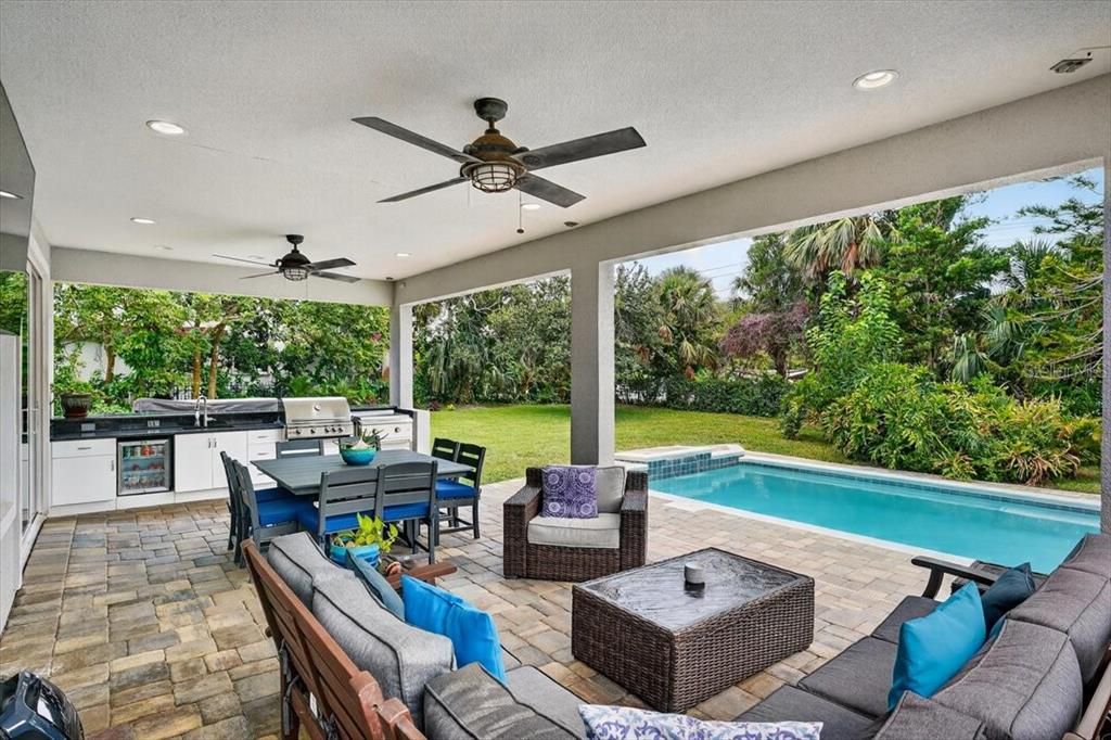 Active With Contract: $895,000 (6 beds, 5 baths, 3603 Square Feet)