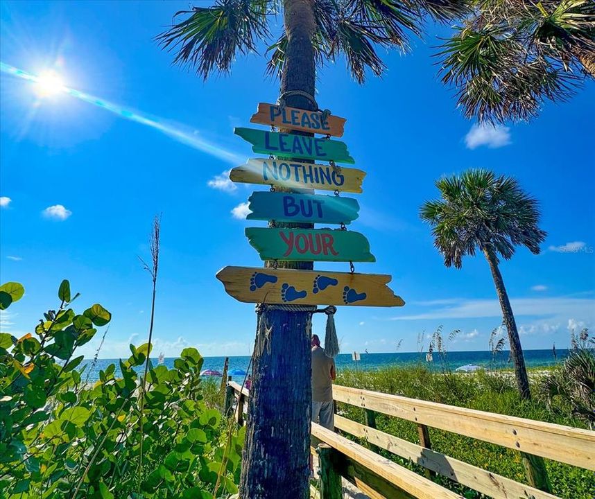 For Sale: $950,000 (2 beds, 2 baths, 1351 Square Feet)