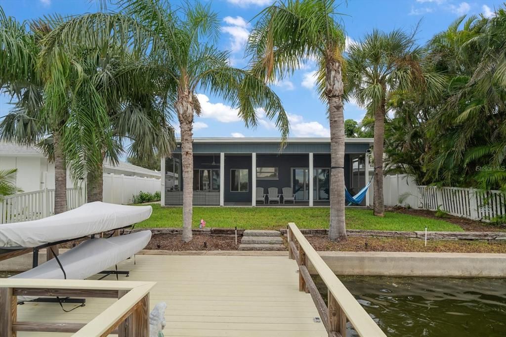 For Sale: $950,000 (2 beds, 2 baths, 1351 Square Feet)