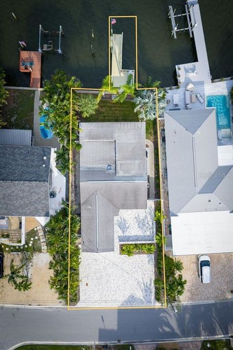 For Sale: $950,000 (2 beds, 2 baths, 1351 Square Feet)