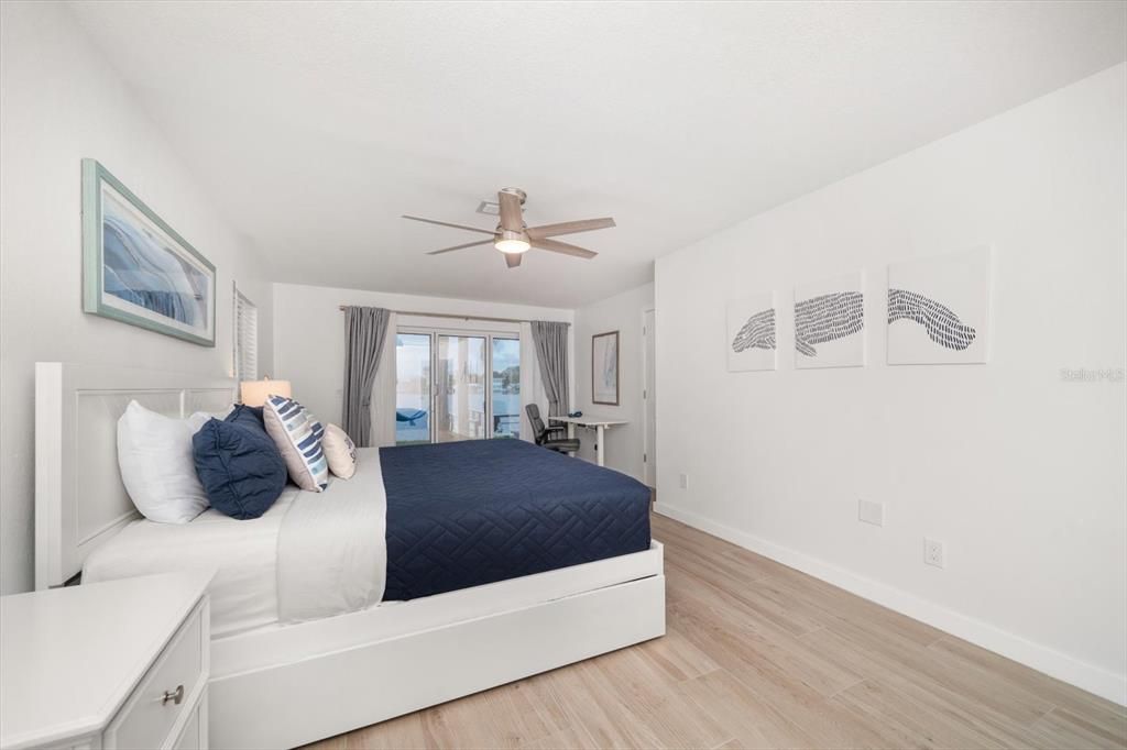 For Sale: $950,000 (2 beds, 2 baths, 1351 Square Feet)