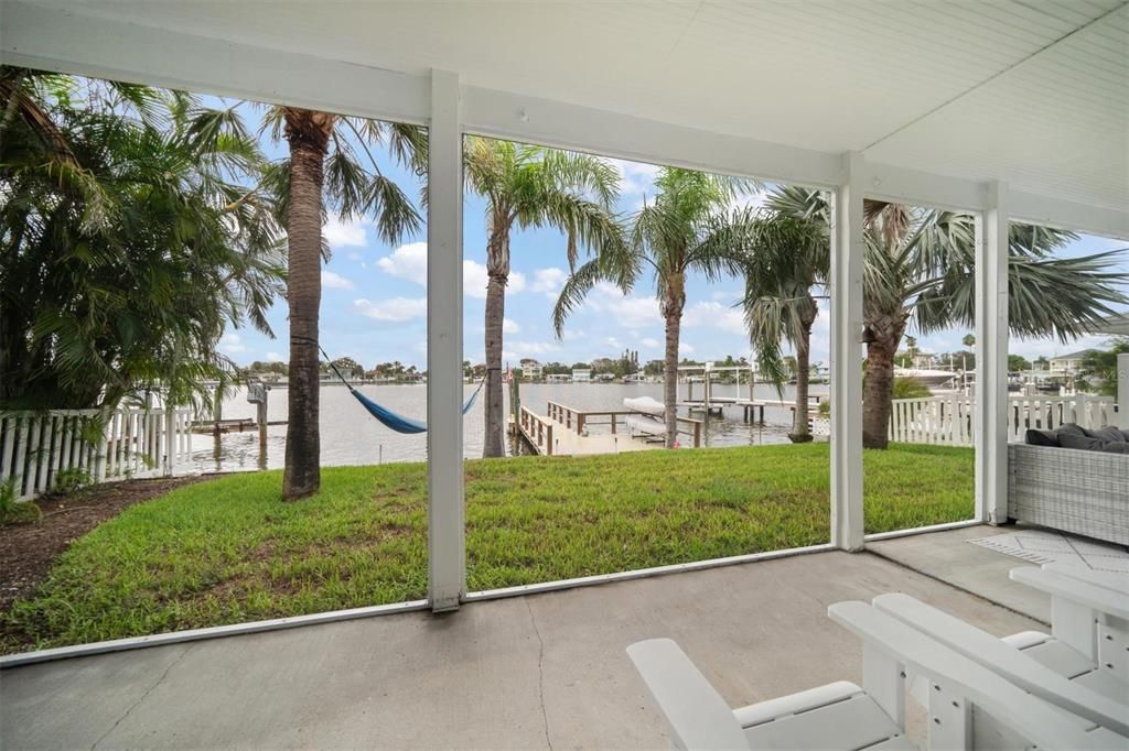 For Sale: $950,000 (2 beds, 2 baths, 1351 Square Feet)