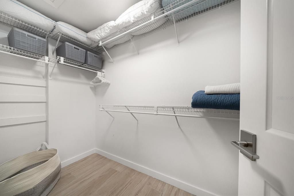 For Sale: $950,000 (2 beds, 2 baths, 1351 Square Feet)