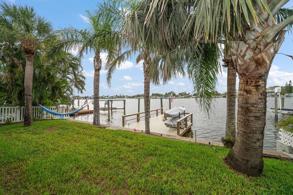 For Sale: $950,000 (2 beds, 2 baths, 1351 Square Feet)