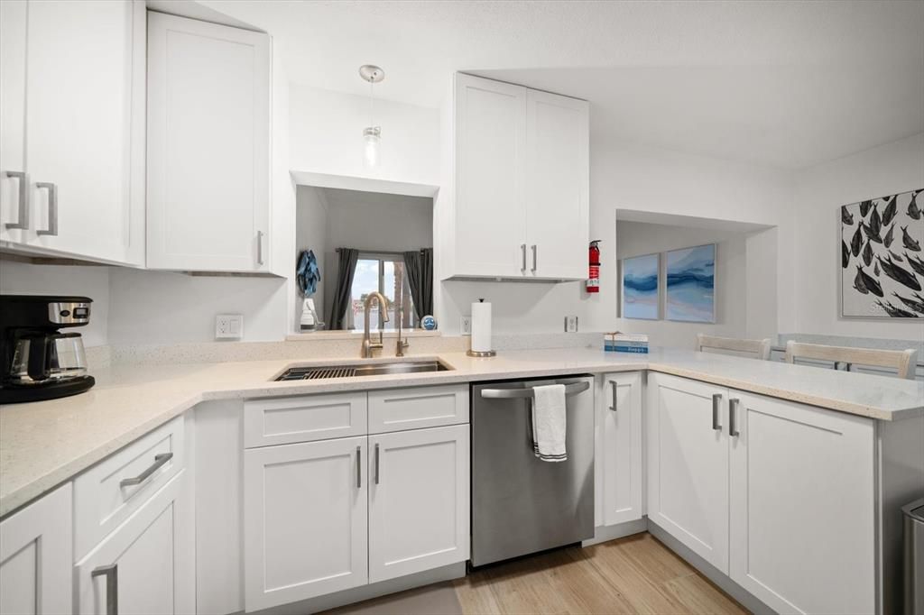 For Sale: $950,000 (2 beds, 2 baths, 1351 Square Feet)