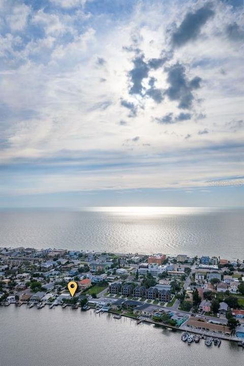 For Sale: $950,000 (2 beds, 2 baths, 1351 Square Feet)