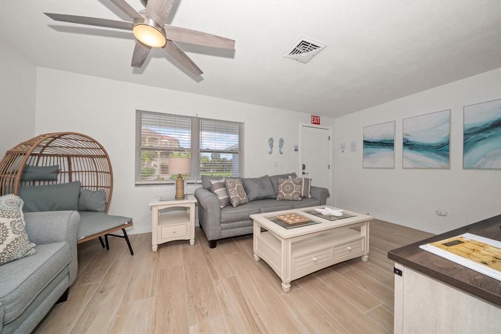 For Sale: $950,000 (2 beds, 2 baths, 1351 Square Feet)