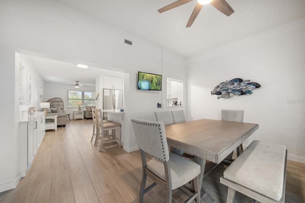 For Sale: $950,000 (2 beds, 2 baths, 1351 Square Feet)