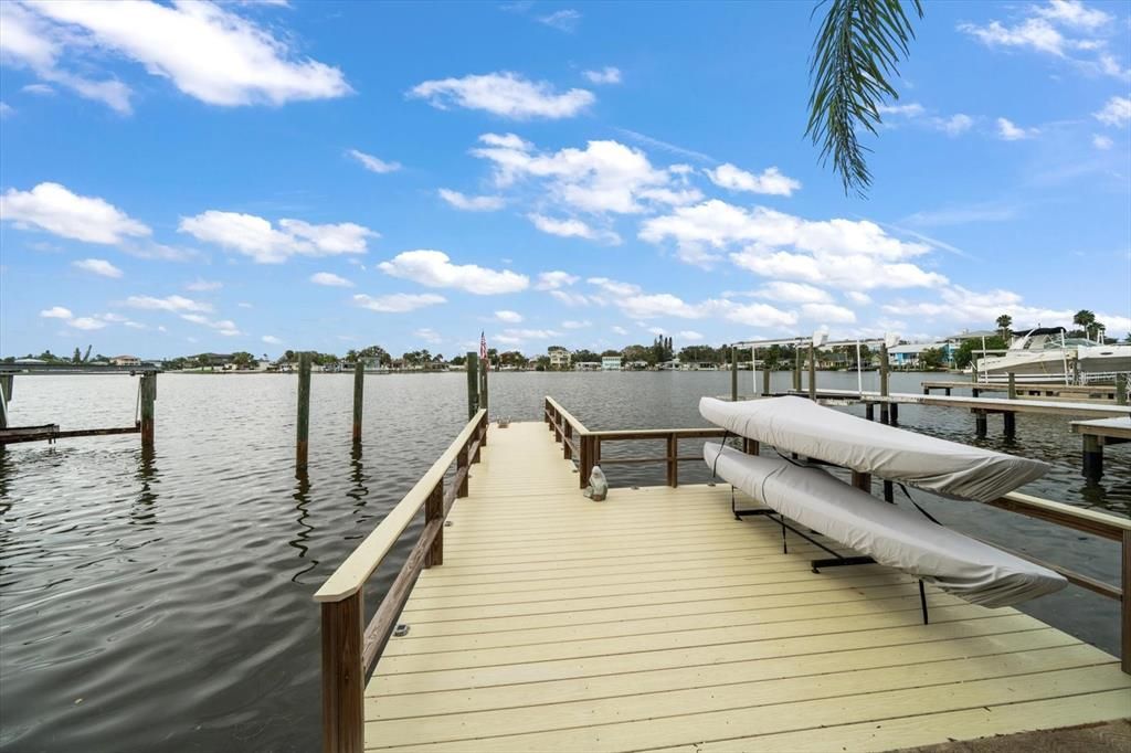 For Sale: $950,000 (2 beds, 2 baths, 1351 Square Feet)