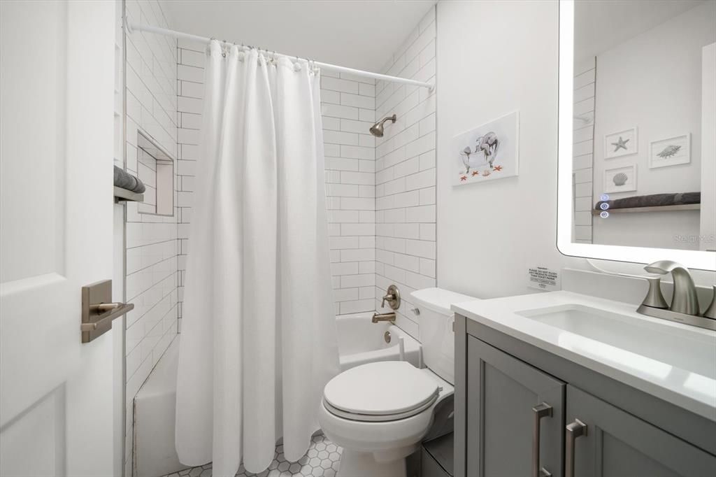 For Sale: $950,000 (2 beds, 2 baths, 1351 Square Feet)