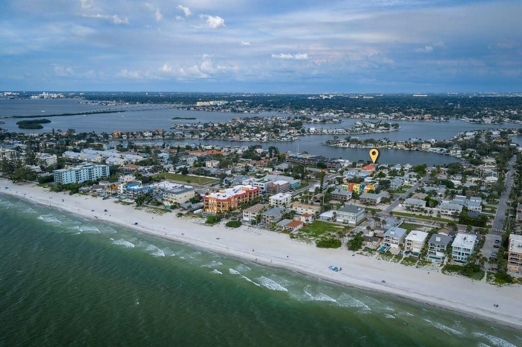 For Sale: $950,000 (2 beds, 2 baths, 1351 Square Feet)