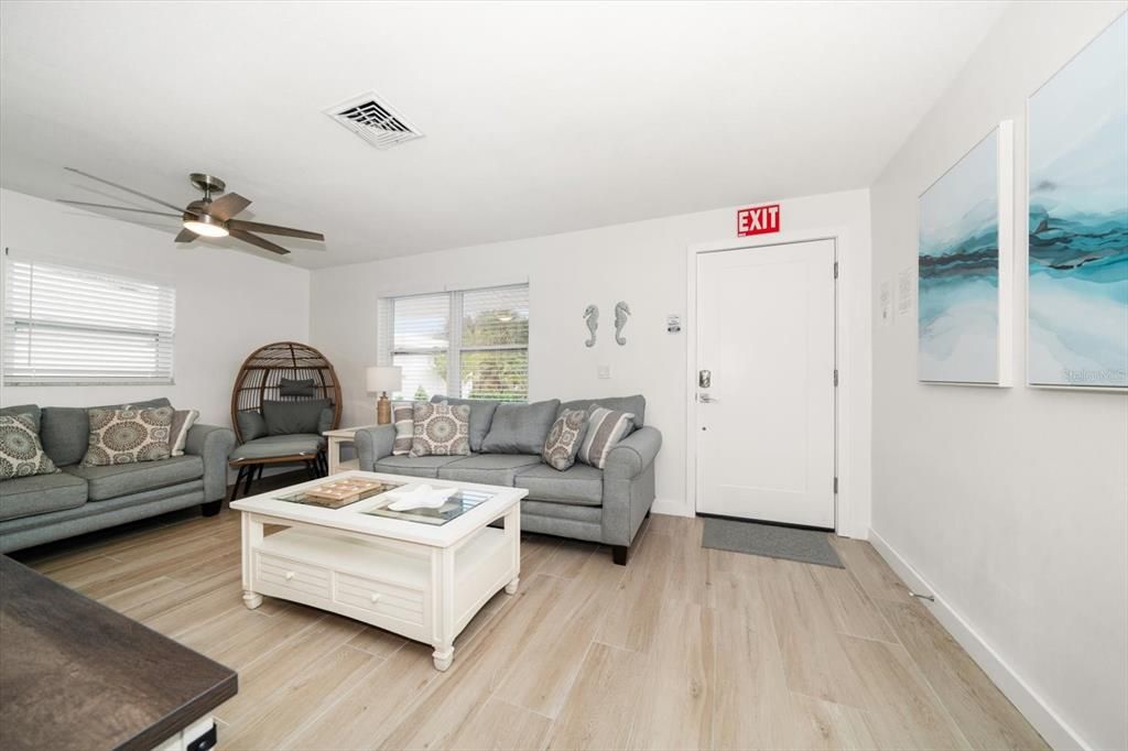 For Sale: $950,000 (2 beds, 2 baths, 1351 Square Feet)