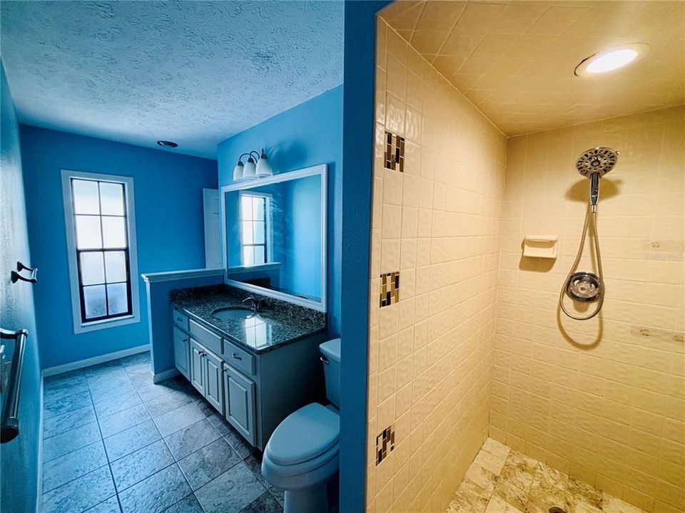 合同活跃: $579,000 (4 贝兹, 3 浴室, 2752 平方英尺)