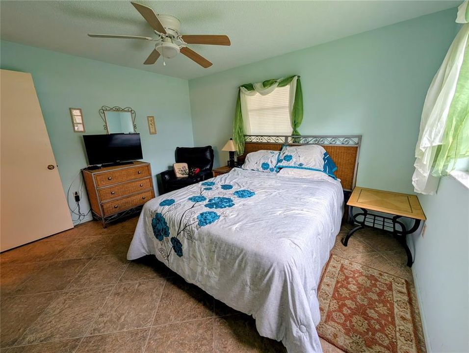 Active With Contract: $159,000 (2 beds, 2 baths, 1064 Square Feet)