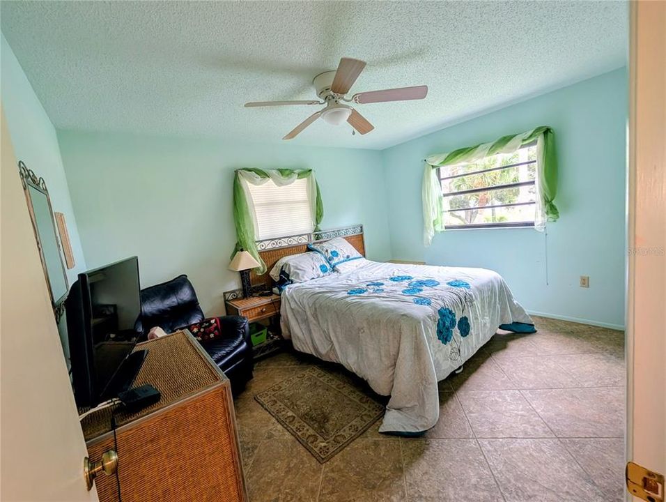 Active With Contract: $159,000 (2 beds, 2 baths, 1064 Square Feet)