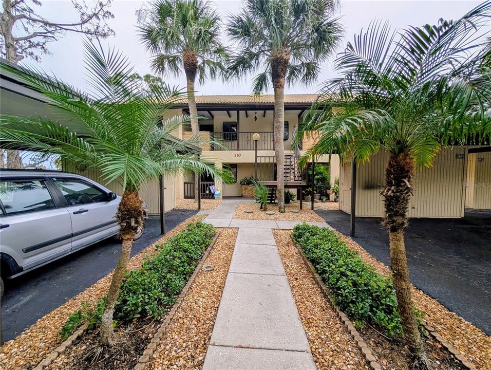 Active With Contract: $159,000 (2 beds, 2 baths, 1064 Square Feet)