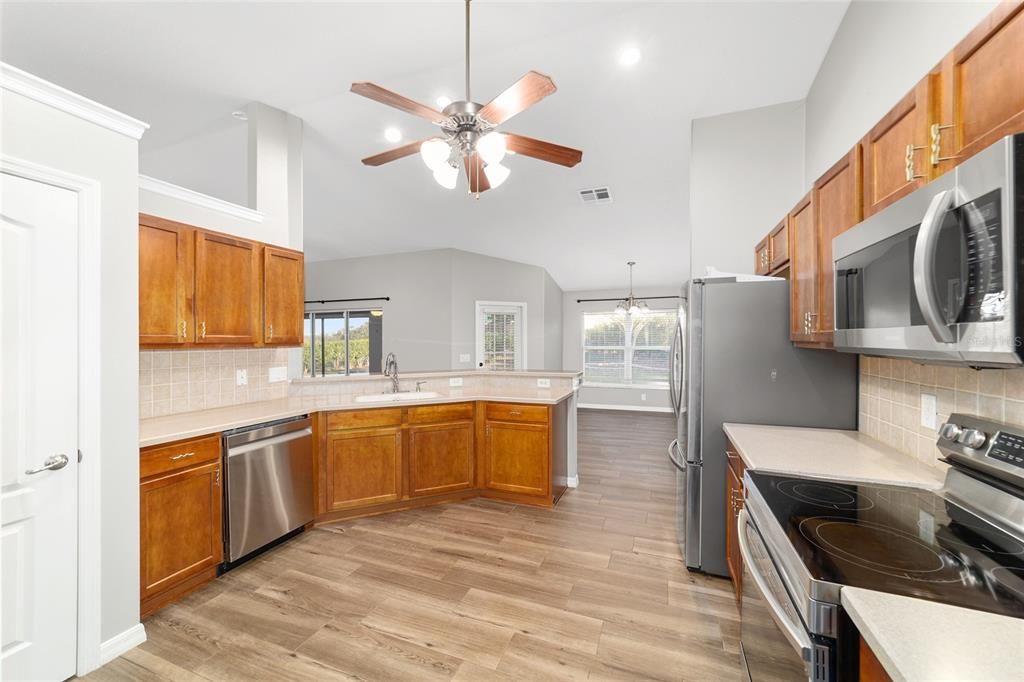 Active With Contract: $2,270 (3 beds, 2 baths, 2158 Square Feet)