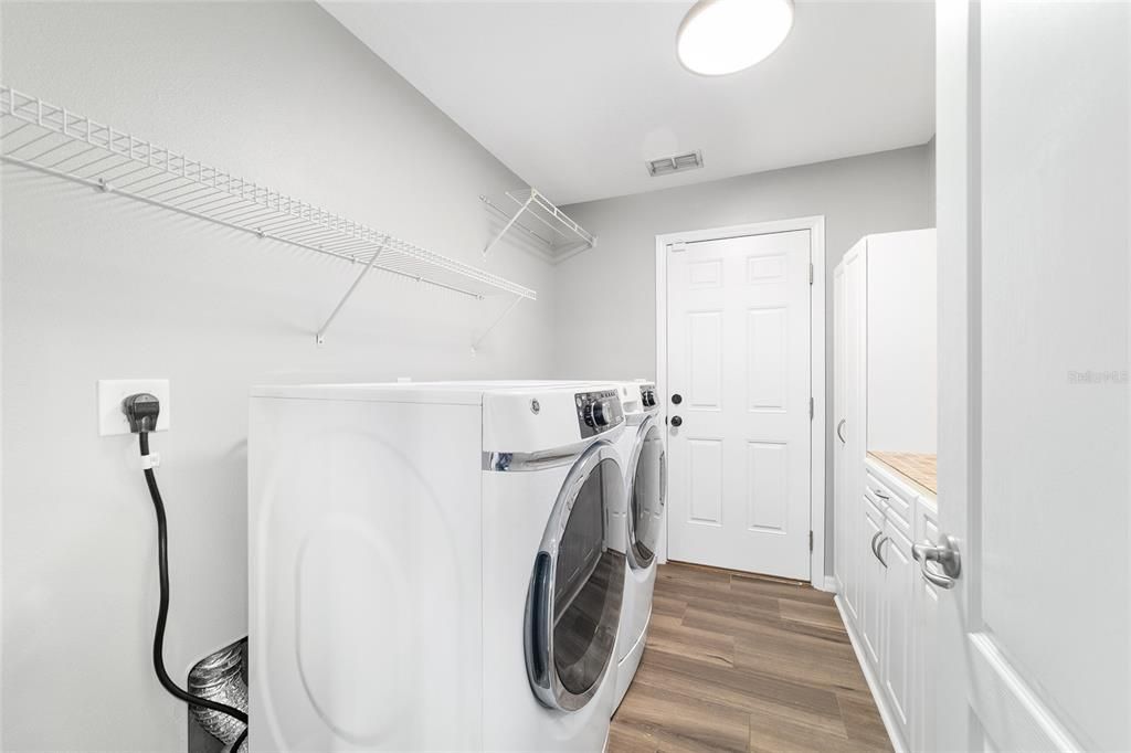 Active With Contract: $2,270 (3 beds, 2 baths, 2158 Square Feet)