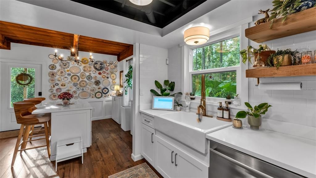 Active With Contract: $465,000 (3 beds, 2 baths, 2368 Square Feet)