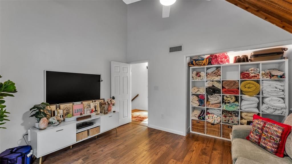 Active With Contract: $465,000 (3 beds, 2 baths, 2368 Square Feet)