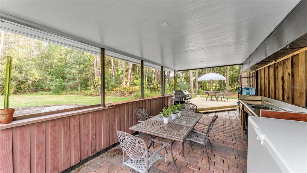 Active With Contract: $465,000 (3 beds, 2 baths, 2368 Square Feet)