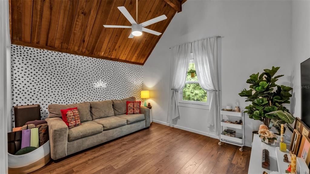 Active With Contract: $465,000 (3 beds, 2 baths, 2368 Square Feet)