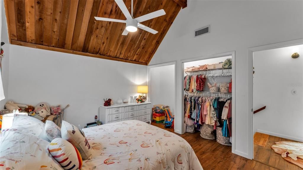 Active With Contract: $465,000 (3 beds, 2 baths, 2368 Square Feet)