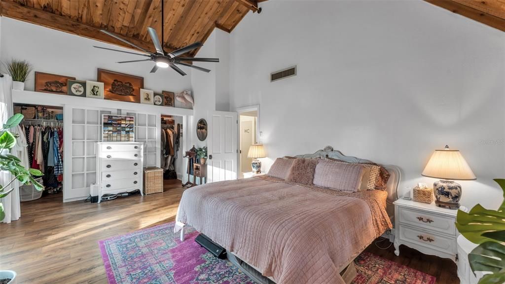 Active With Contract: $465,000 (3 beds, 2 baths, 2368 Square Feet)