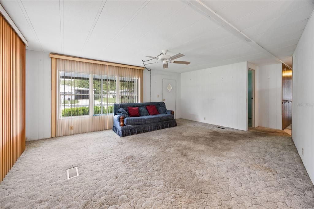 Active With Contract: $95,000 (3 beds, 2 baths, 1152 Square Feet)