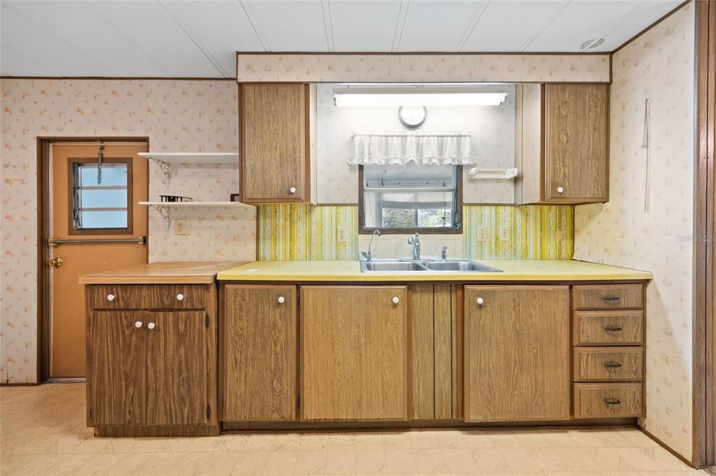 Active With Contract: $95,000 (3 beds, 2 baths, 1152 Square Feet)