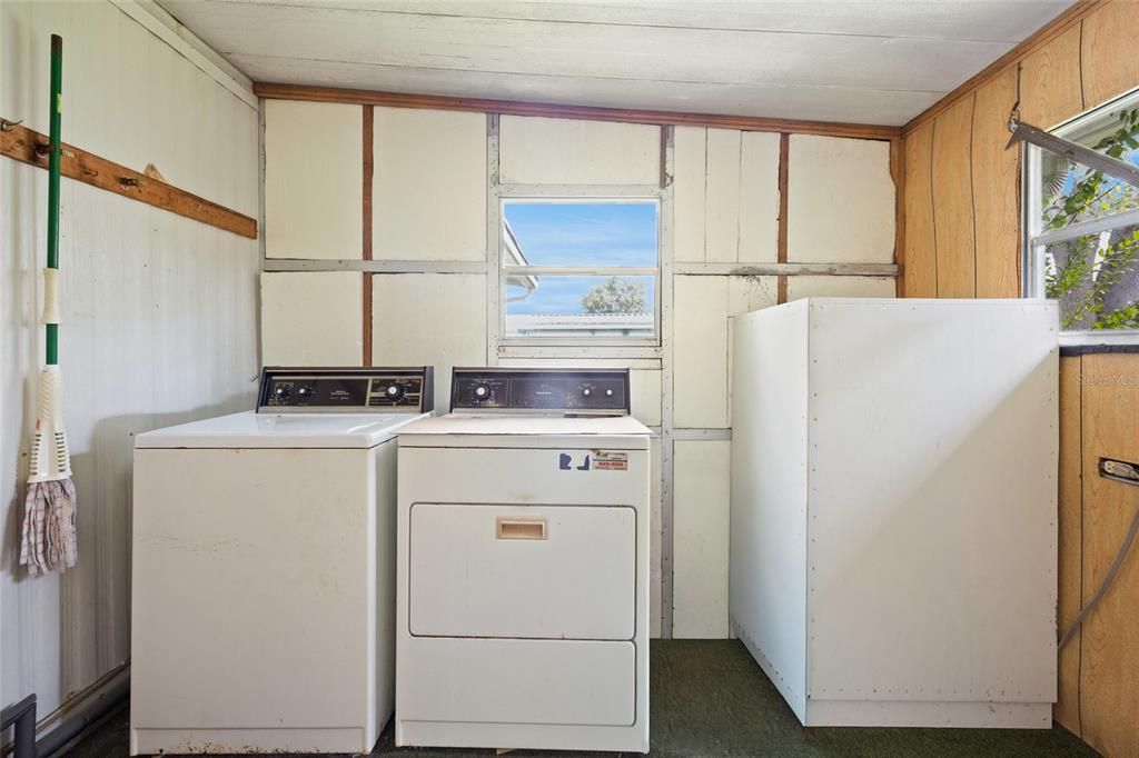 Active With Contract: $95,000 (3 beds, 2 baths, 1152 Square Feet)