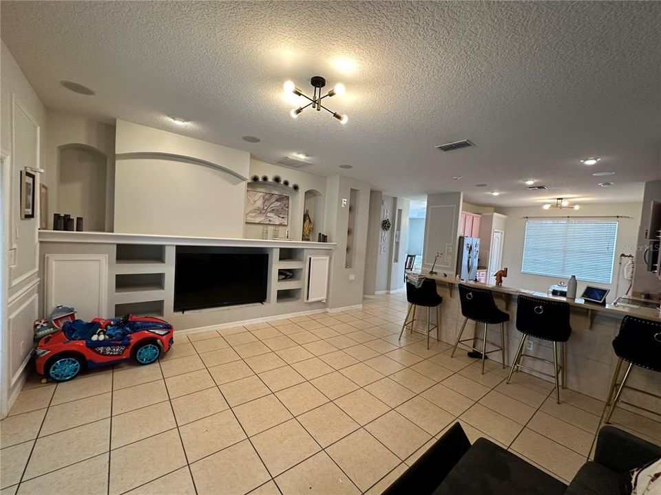 En Venta: $450,000 (4 camas, 3 baños, 2063 Pies cuadrados)