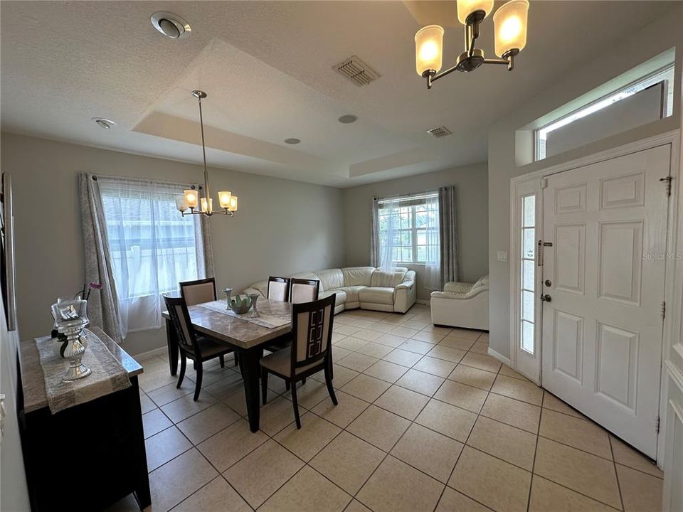 En Venta: $450,000 (4 camas, 3 baños, 2063 Pies cuadrados)